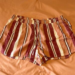 Universal Thread striped shorts XL